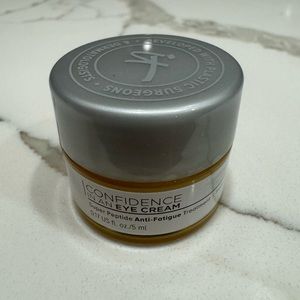 🌸5/$25🌸 IT Cosmetics confidence in an eye cream super peptide treatment